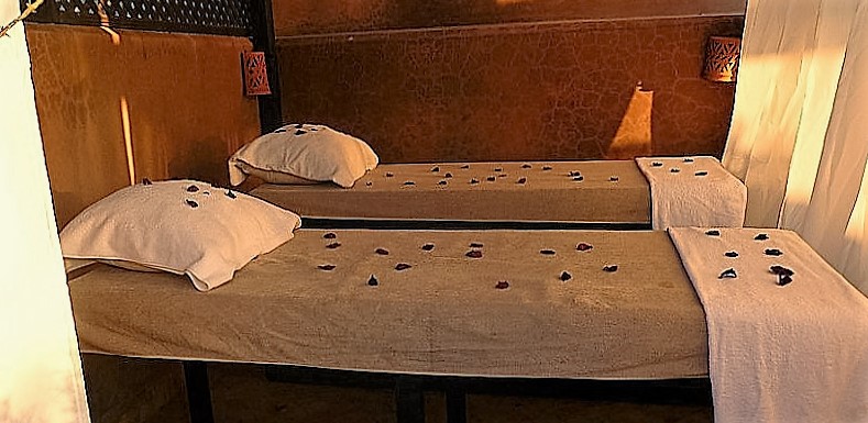 Spa Priv Marrakech : Hammam gommage + 1 H Massages + Manicure / Pdicure..............85  / personne  